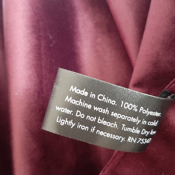 TAHARI 16 x 90 Eggplant Table Runner - Picture 13 of 16